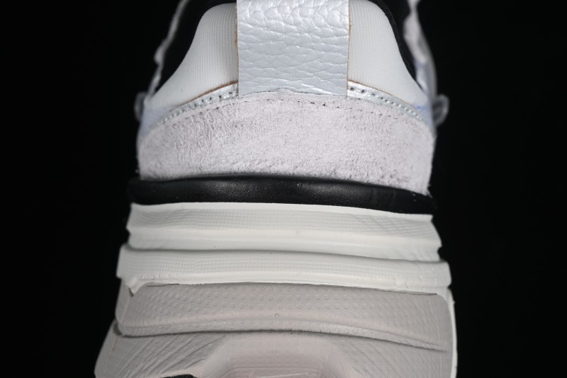 Nike Runtekk V2K Retro Low-Top Running Shoes with Cushlon Midsole and Distressed Effect - FN6703-002