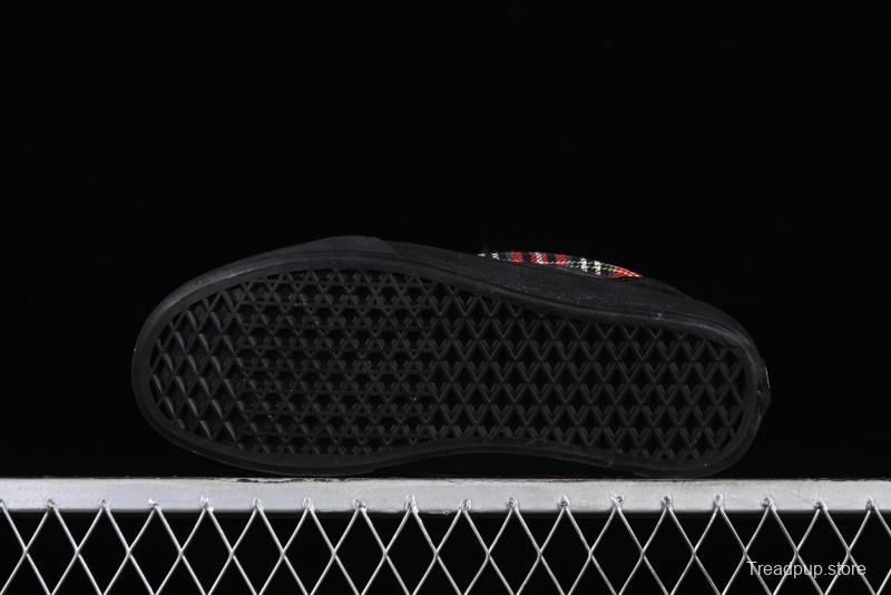 Vans Classics Knu Skool Retro Sneakers with Enlarged Toe and Thickened Trim - VN0009QC3N6