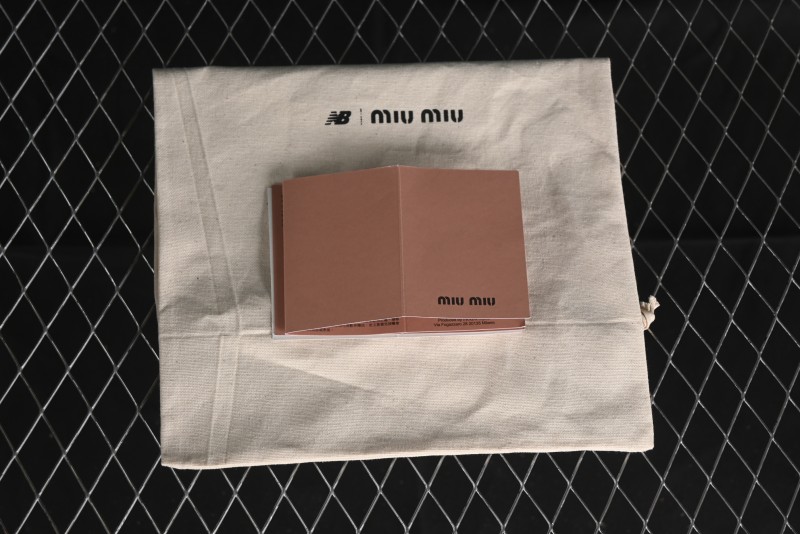 Miu Miu x New Balance 530 Low-Top Retro Running Shoes with Deconstructed Design - 38165