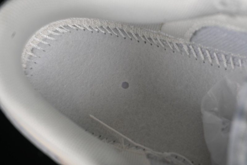 Nike SB Dunk Low UN Collaboration - Light Brown with Silver Swoosh Anniversary High-End Custom Low-Top Casual Sneakers - CF3688-013
