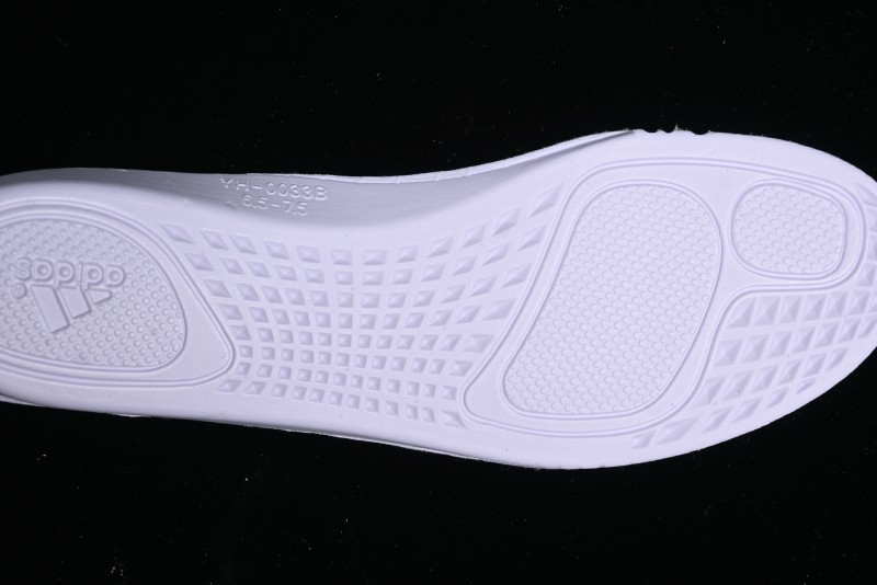 Adidas Yeezy Boost 700 Magnet Reflective Running Shoes - FV9922