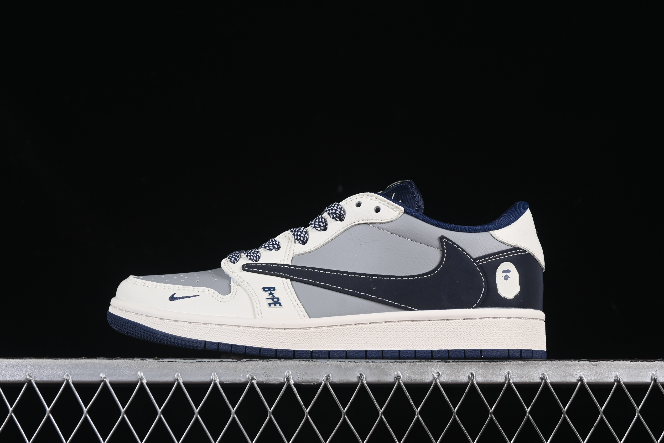 Nike Travis Scott x Fragment Design x Air Jordan 1 Low OG SP Casual Sneakers with Grey Red Swoosh - BB6511-622