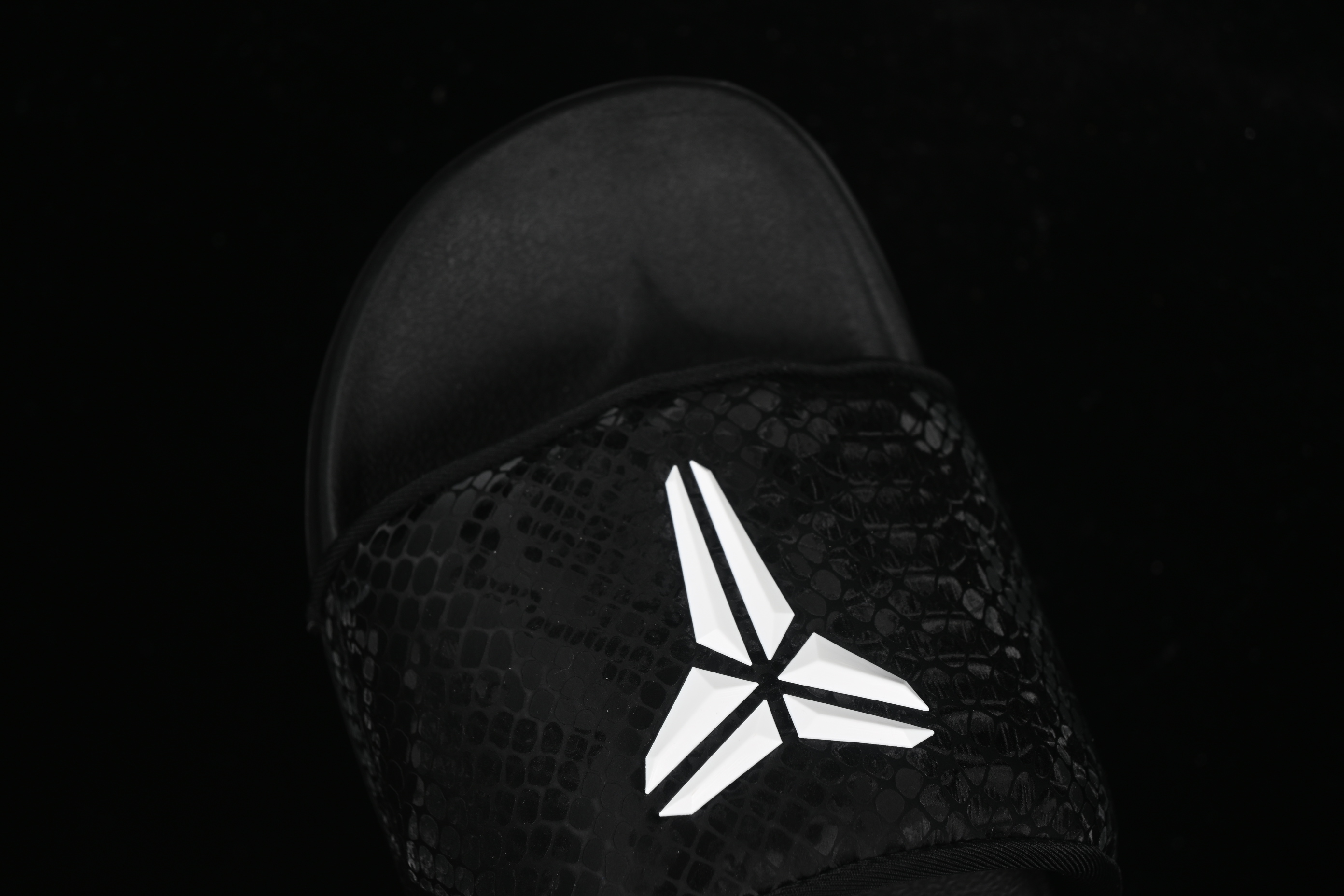Nike Kobe Offcourt Slide Casual Slides in Pure Black - IF2870-001