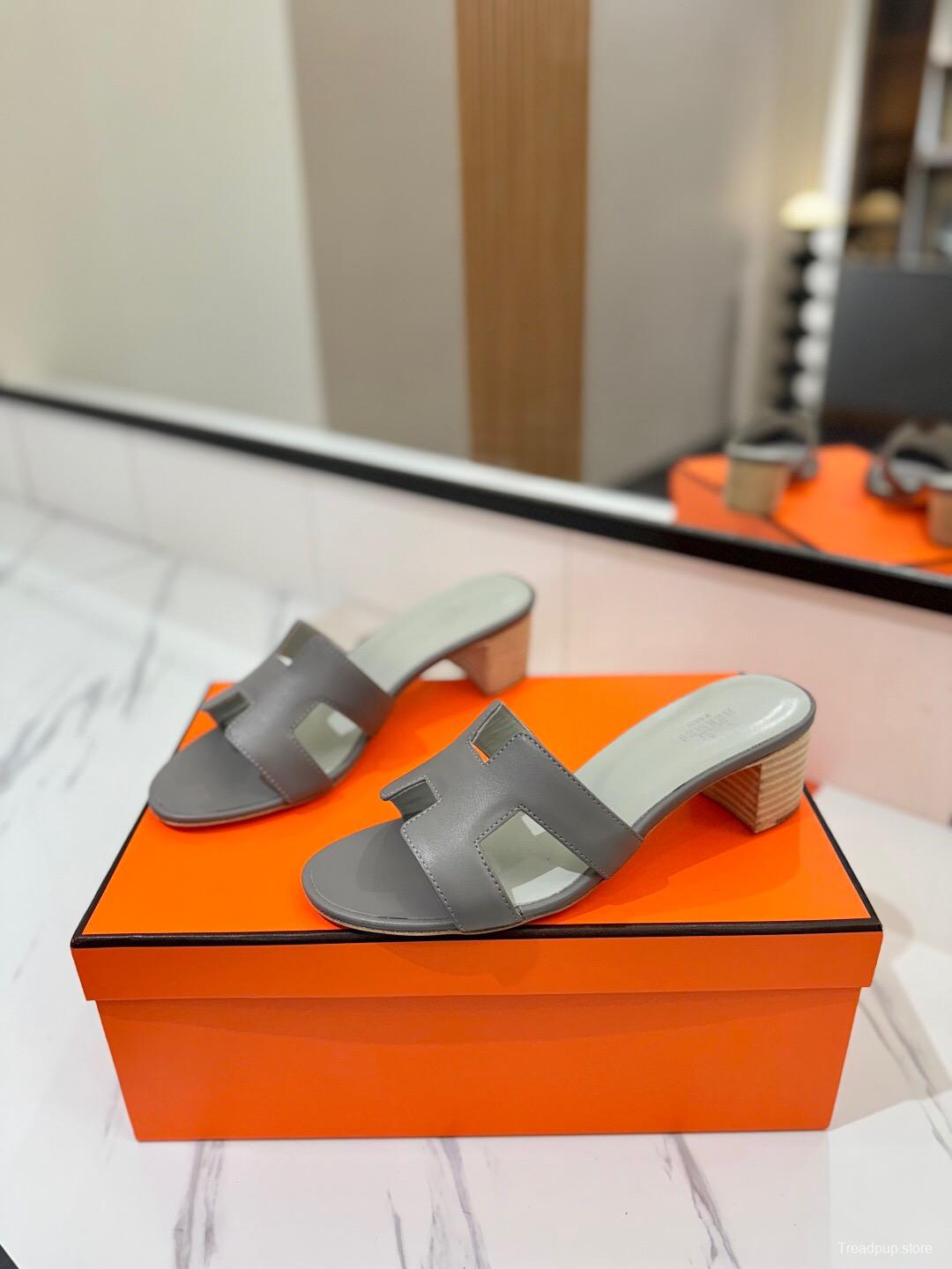 2025 Women Hermès Grey Leather Heeled Slippers