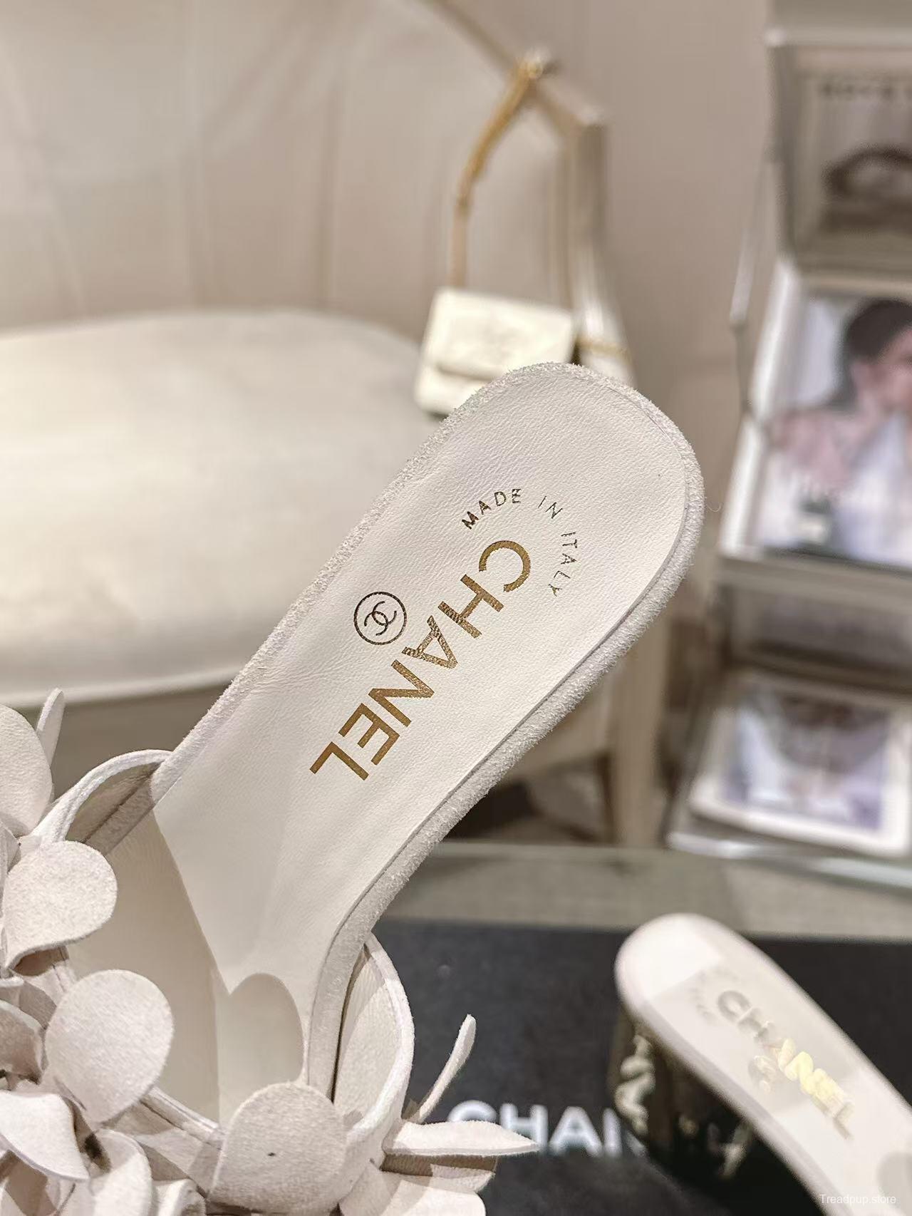 2025 Women Chanel Beige Leather Mules Floral B2032-2