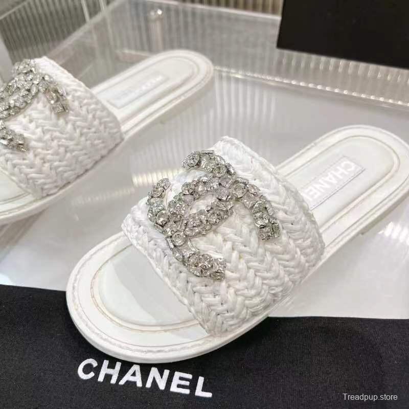 2025 Slippers Chanel White Raffia Crystal LY00270