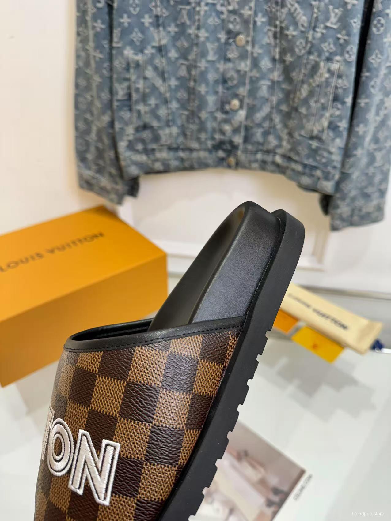 2025 LV Brown Canvas Slippers