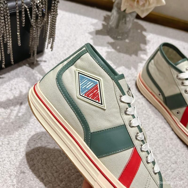 2025 Unisex Bottega Veneta Green Red Canvas Leather Sneakers Hand Painted LY00