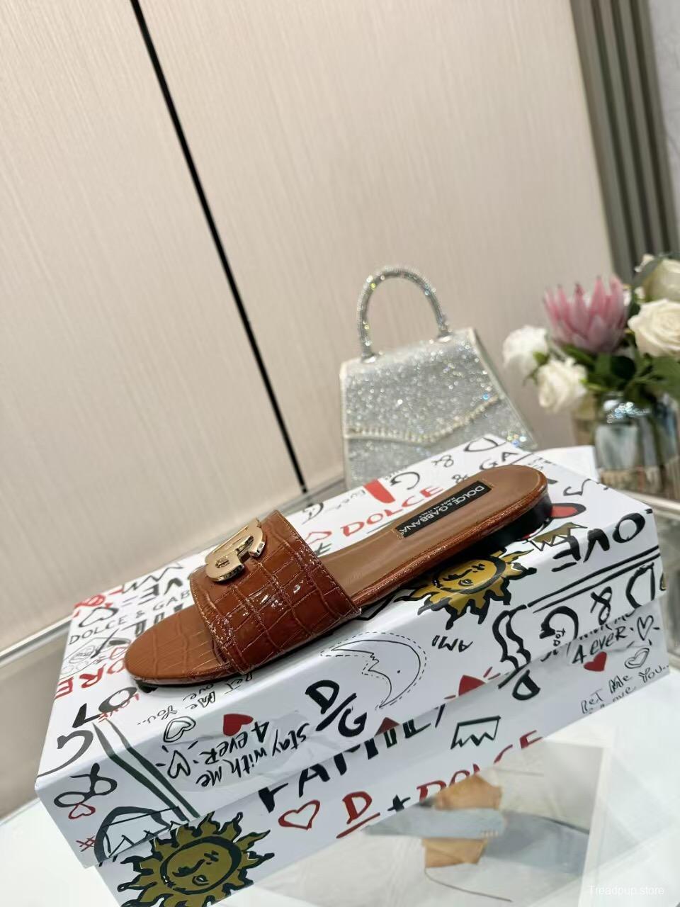 2025 Women Dolce & Gabbana Brown Leather Slippers LY00190