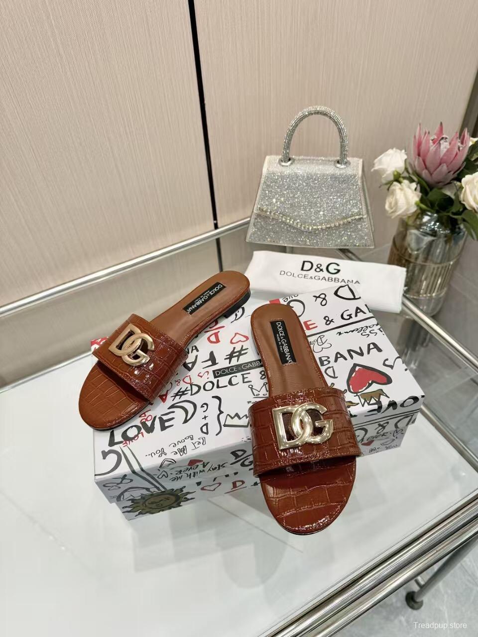 2025 Women Dolce & Gabbana Brown Leather Slippers LY00190