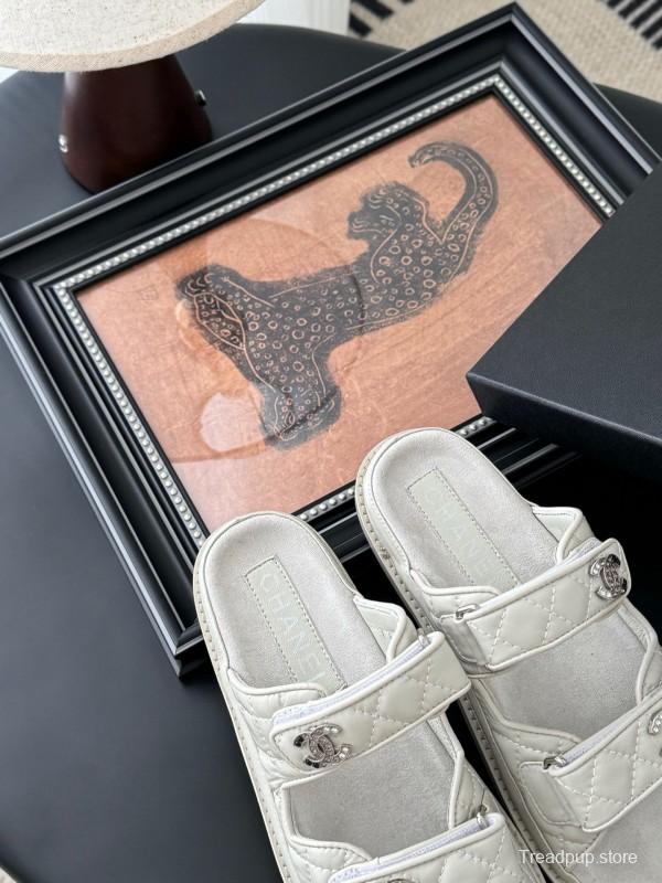 2025 Women Chanel White Leather Sandals LY00310
