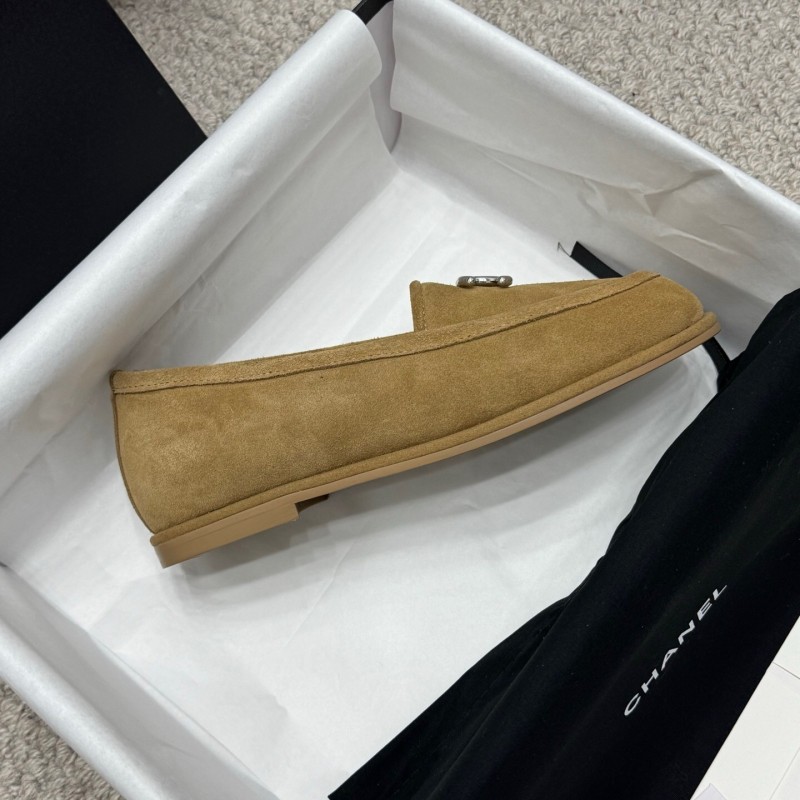 Chanel 2025 SS Teddy Fur Loafers with Double C Logo - KFY00300