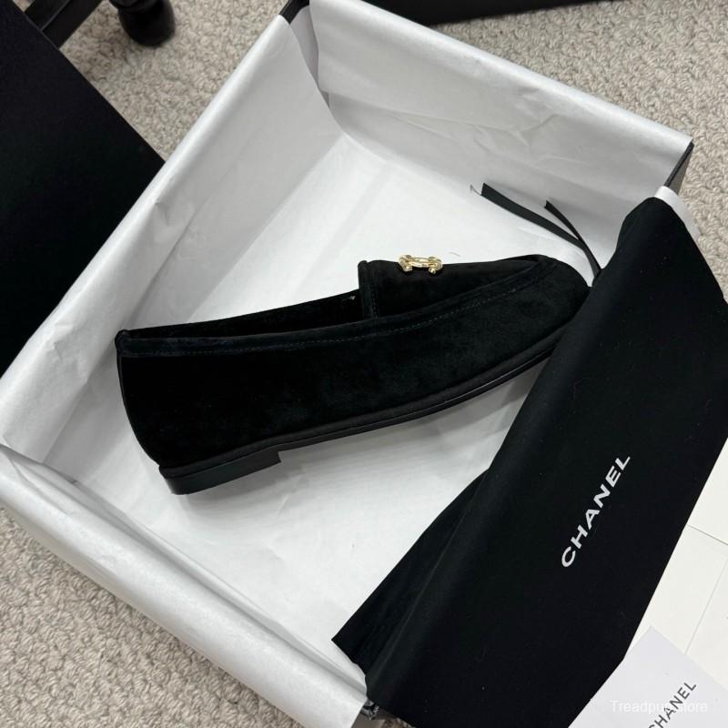 Chanel 2025/SS Teddy Fur Loafers with Double C Logo - KFY00300