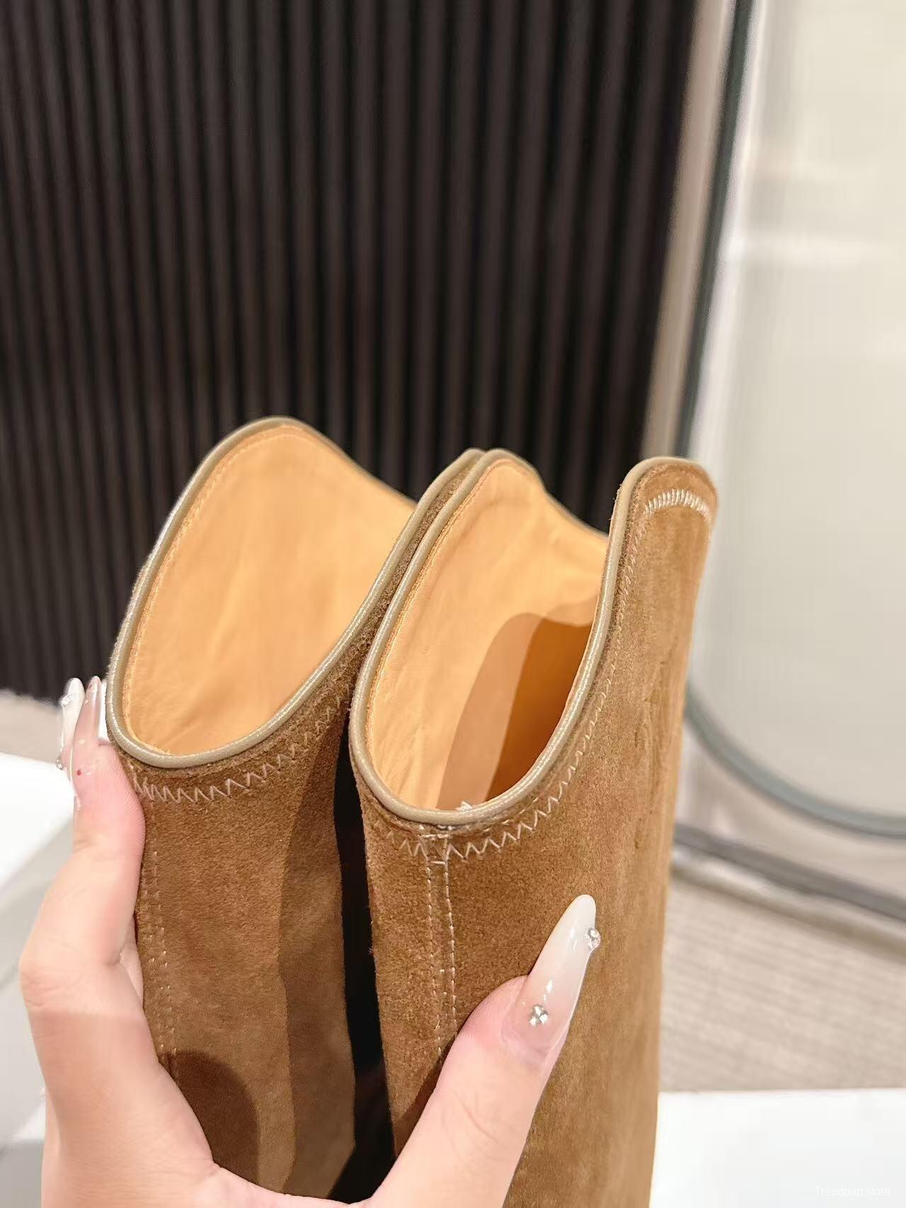 CELINE 2025/SS Fashion Boots Retro European Style Short Boots - LY00500